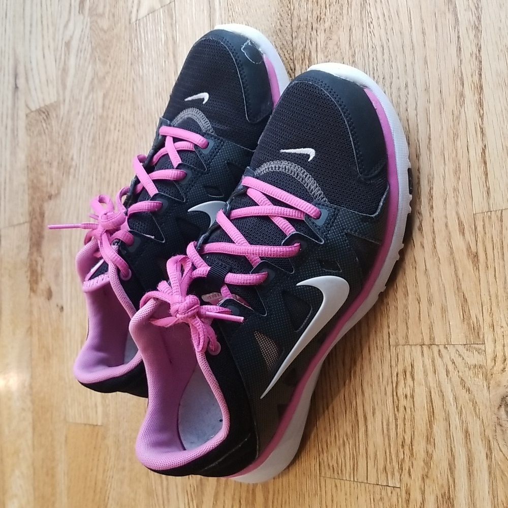 (7½) Nike Athletic Running Outdoor Sporty Gym Preppy Activewear Workout Lace Up